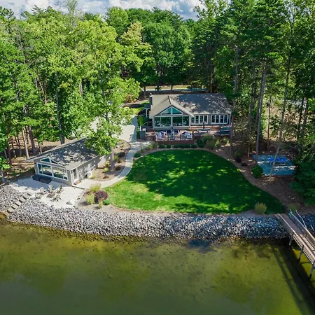 Lake Norman Hideaway-2