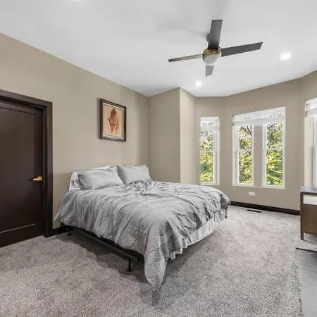 Romantic 3 Bed Home In The Heart Of The Park-2