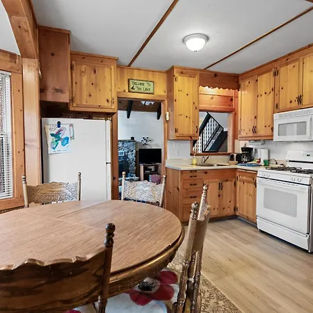 Boulder Hollow - Features An Older Style To Experience A Rustic Cabin! Lakeview!-2