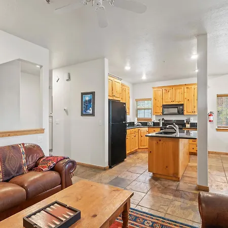 Bear Hollow 3203 | Private Patio | Near Outlets | 2 Hot Tubs | Pool-3