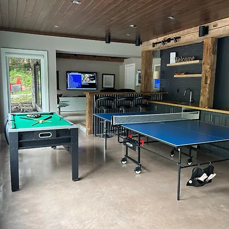 The Rowanwood - Muskoka Cottage Retreat-2