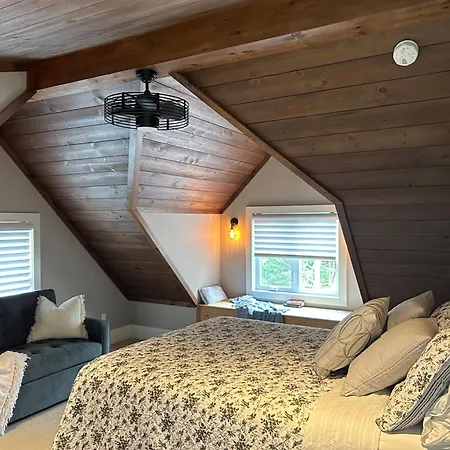 The Rowanwood - Muskoka Cottage Retreat-3