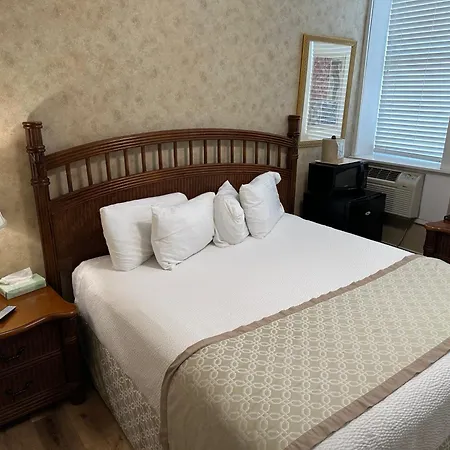 Island House Historic Vacation Rentals-3