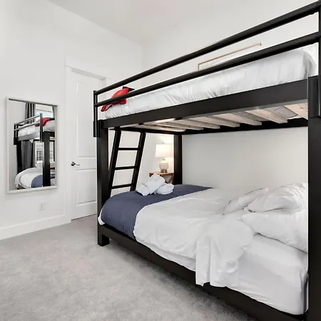 Hog Haus - 1 2 Mile To Dt Fayetteville - Sleeps 8-2