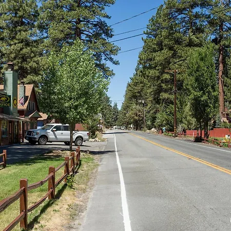 Golden Bear Cottages-2