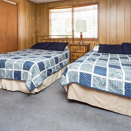 Golden Bear Cottages-3