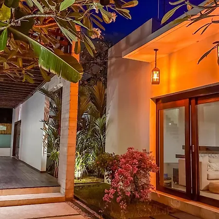 Skyfall Luxury Beach Villa-2