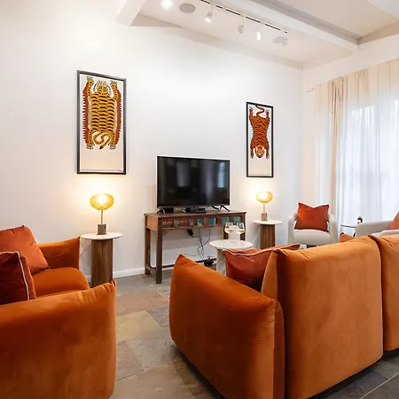 Impressive 5Beds House In South Kensington-3