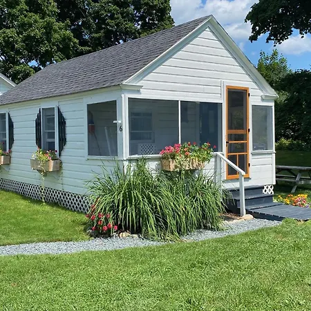 Bar Harbor Cottages & Suites-3