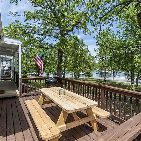 Wake Zone Lighthouse Lodge - Lake Views-3