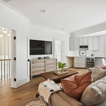 3 Singleton Beach - Oceanfront Estate, Private Pool, Elevator, Free Activities Included-2