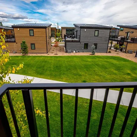 Modern Mountain Townhouse At The Quarry-3