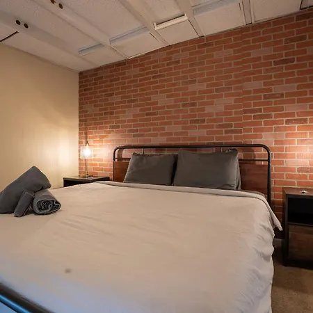 Swepson Guesthouse King Sleep42 15Br 10Ba 22Beds-3