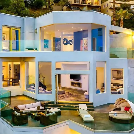 Hollywood Hills Modern Sanctuary-Jaw Dropping View-2