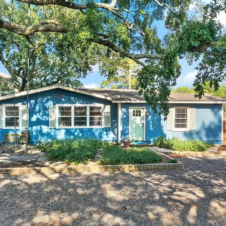 Little Blue Beach House-3
