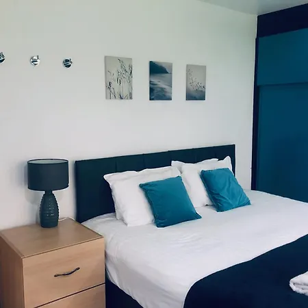 Bassett Avenue - Superking Room-2