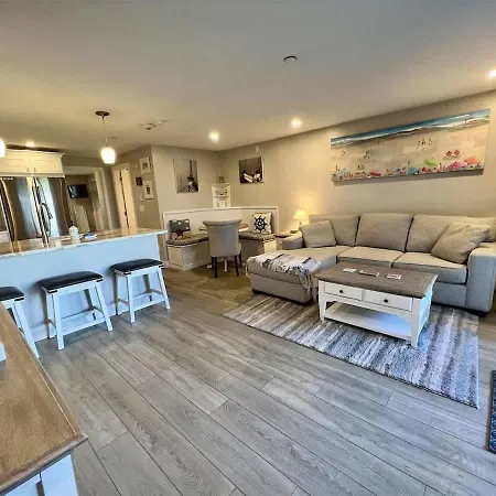 Updated Ocean Towers Condo In Ogunquit-2