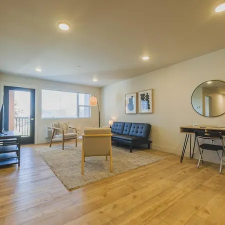 Skyview Loft-Unit B 203-3