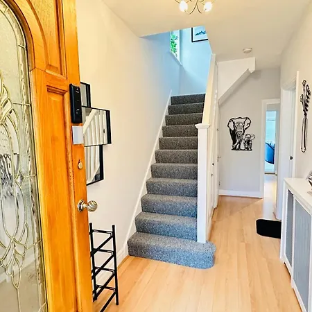 Isleworth House London By Smart Corporate Stays-3