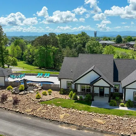 H2Oasis Incredible Pool Retreat With Mountains Views!-3