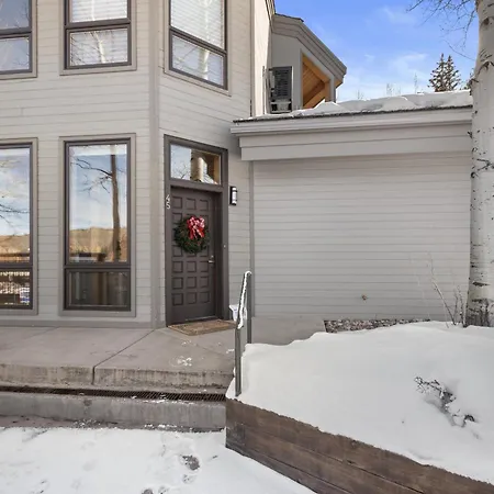 New Snowmass View Townhome Ski-In Ski-Out By The Woodrun V Townhouses-2