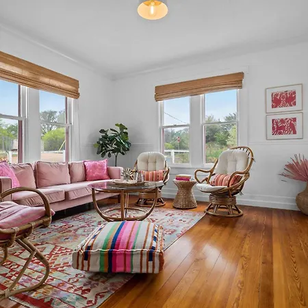 Pink Duchess - Mins To Main Hot Tub & Fire Pit-2