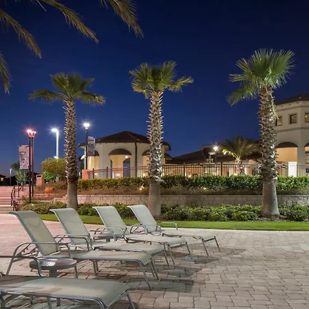 Spacious Retreat With Pool, Spa & Themed Rooms-3