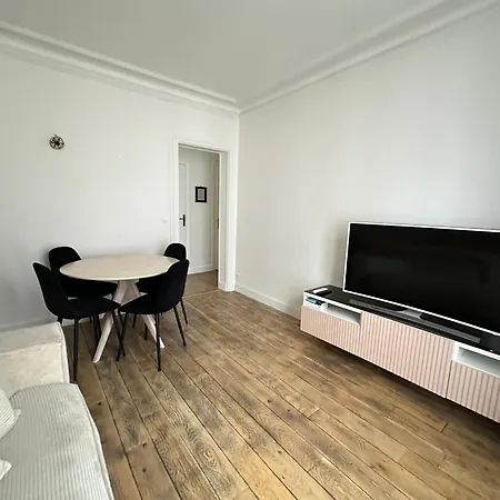 Le Voltaire Apartment - Paris Center-3