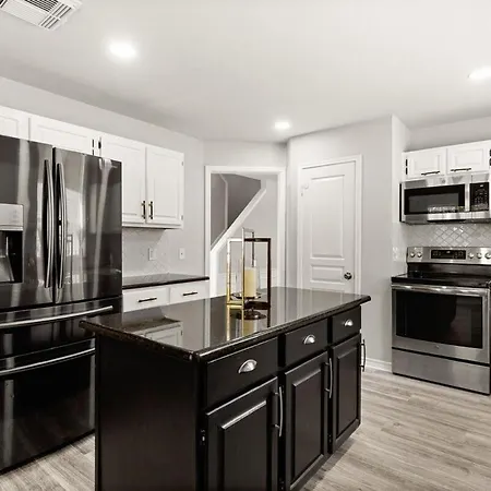 Pool Oasis Central 5 Bedrooms Game Room Horn-3