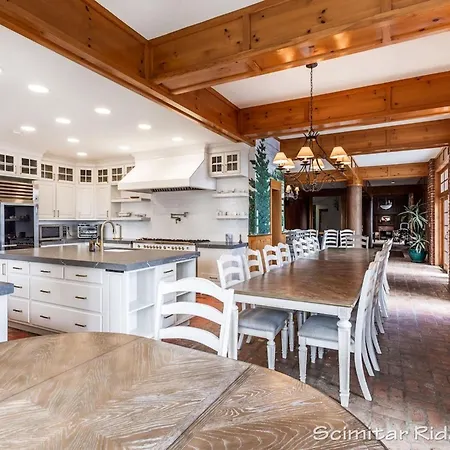 Scimitar Ridge Ranch - Luxury Lodge - Sleeps 35 With Indoor Pool Villa-2
