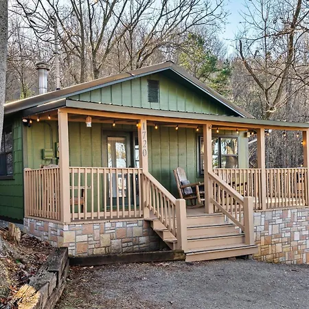 Cabin With Spectacular View With Hot Tub In The Smoky Mtns-3