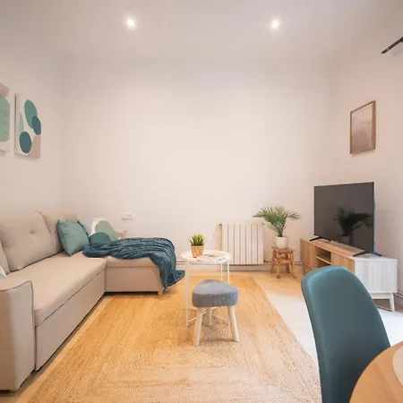 One Bedroom Apartment In Carrer Arago-3