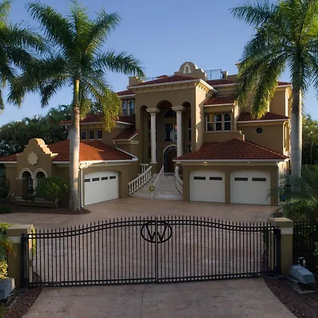Luxury Caloosahatchee Riverfront Estate | Pool, Spa, Boat Lift & Sauna | Sleeps 14-2