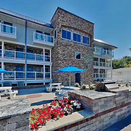 Put-In-Bay Waterfront Condo #105-2