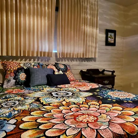 Moovalya Keys Riverfront Room For All-3