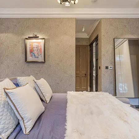 37 Cadogan Place Exquisite Maisonette-3