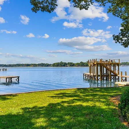 Lakefront Living-3
