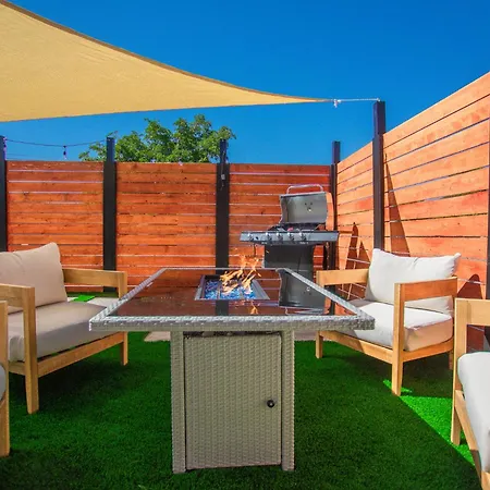 Casa Urbana-Close To Downtown-Hot Tub-Pet Friendly-No Pet Fees!-2