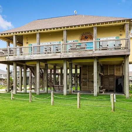 Beachfront With Deck Hot Tub And View And Cargo Lift Sleeps 14-2