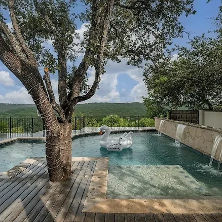 Chateau Lake Austin-3