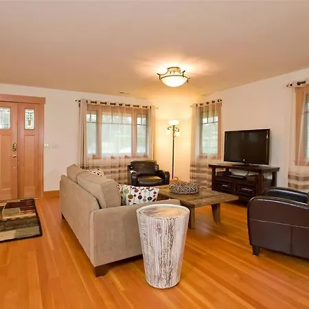 Woodinville'S Hollywood Hill Guest House-2