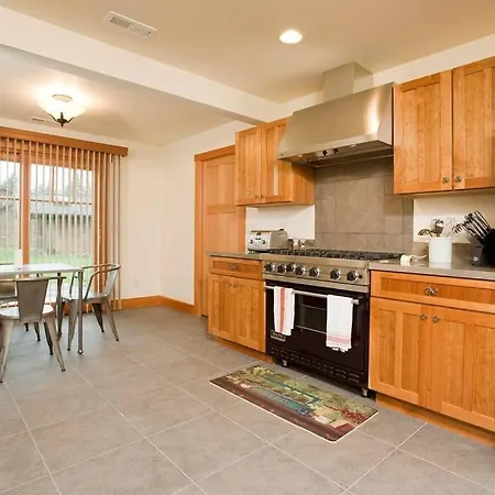 Woodinville'S Hollywood Hill Guest House-3