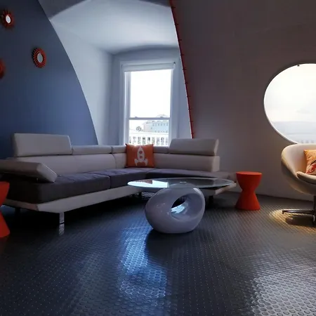 The Spaceship House!-2