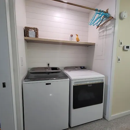 Golf View Two Br King & Queen Golf Views Bikes & Beach Gear Included-2