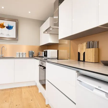 Sillwood Mews - With Free Parking-2