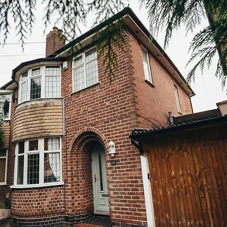 Huge 4 Bed Family Home In Derbyshire With Parking-2