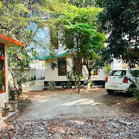 Lee Villa-2
