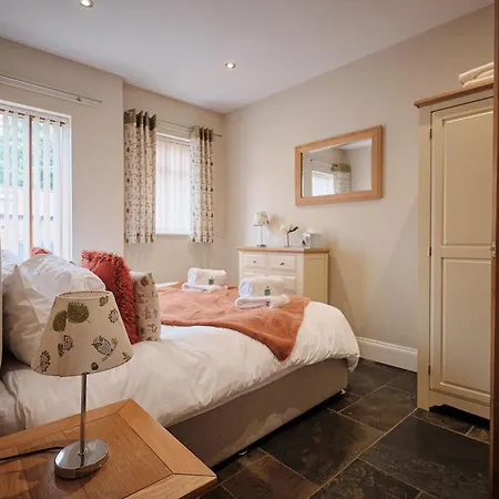 Swallows Nest Cottage-3