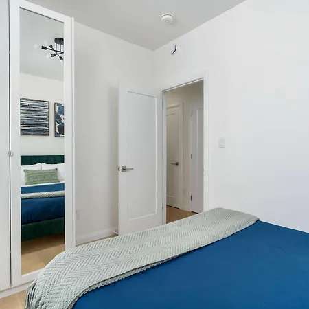 Luxury 2-Bedroom Oasis At College & Bathurst-2