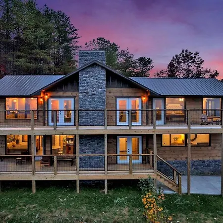 Honey Bear Hideaways - Luxury Cabin With Infinity Pool, Breathtaking Mountain Views & Sunset Decks-2